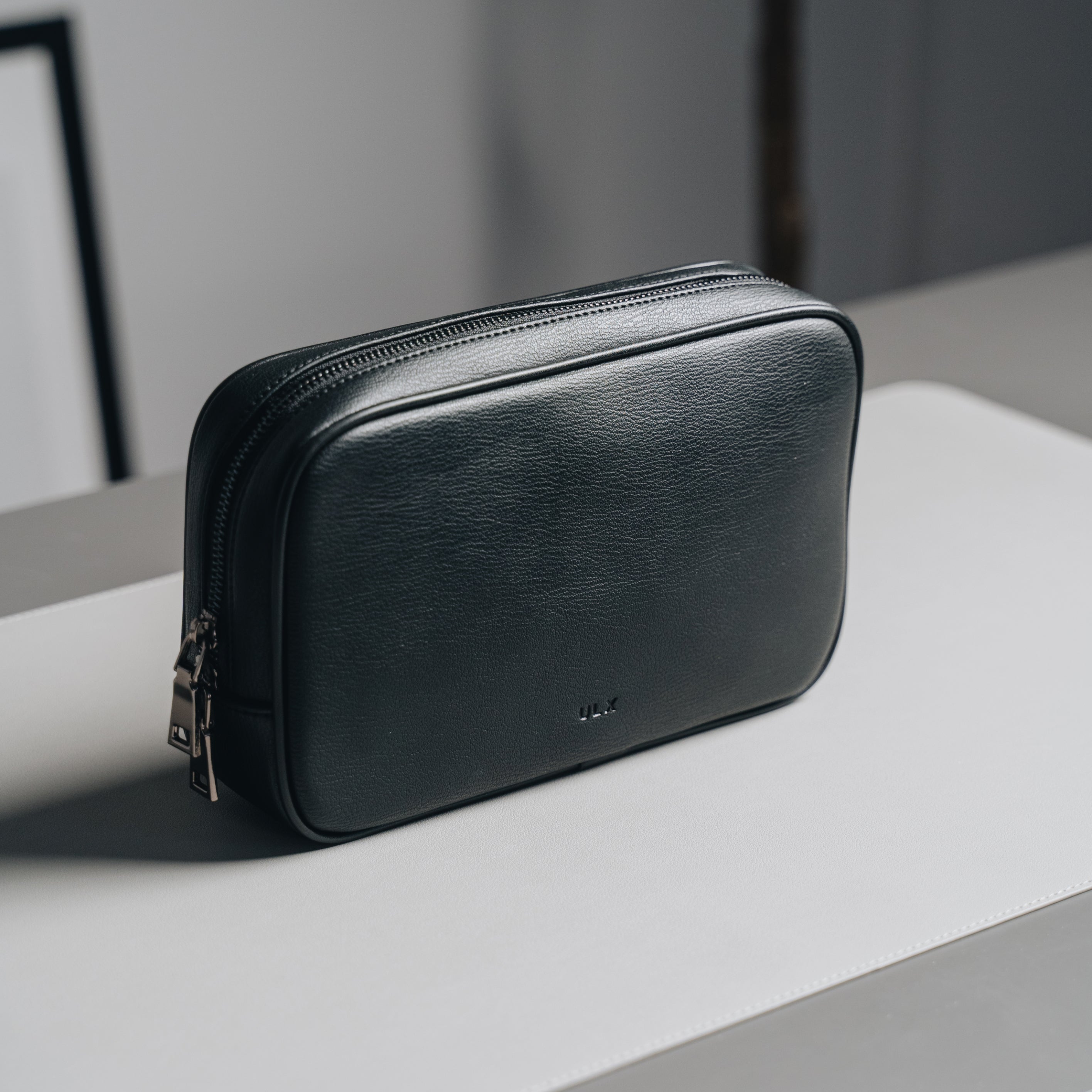 Black leather dopp kit best sale